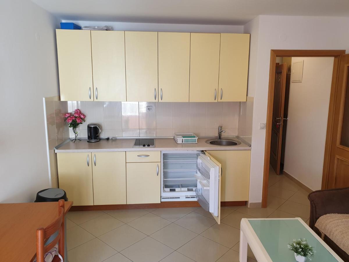 Apartments Knezovic Gradac  Exterior photo
