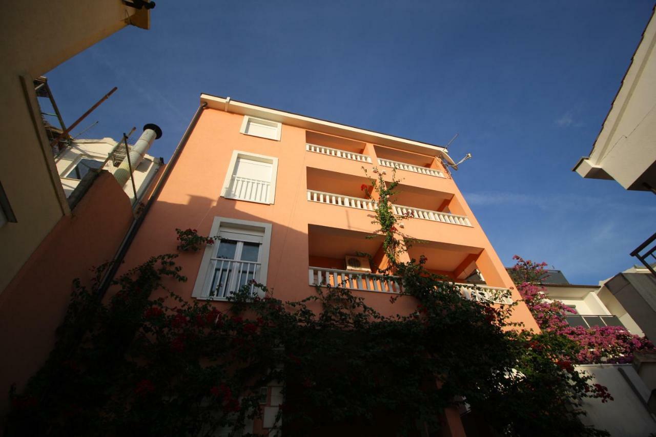 Apartments Knezovic Gradac  Exterior photo