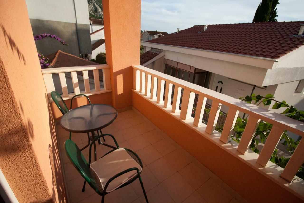 Apartments Knezovic Gradac  Exterior photo