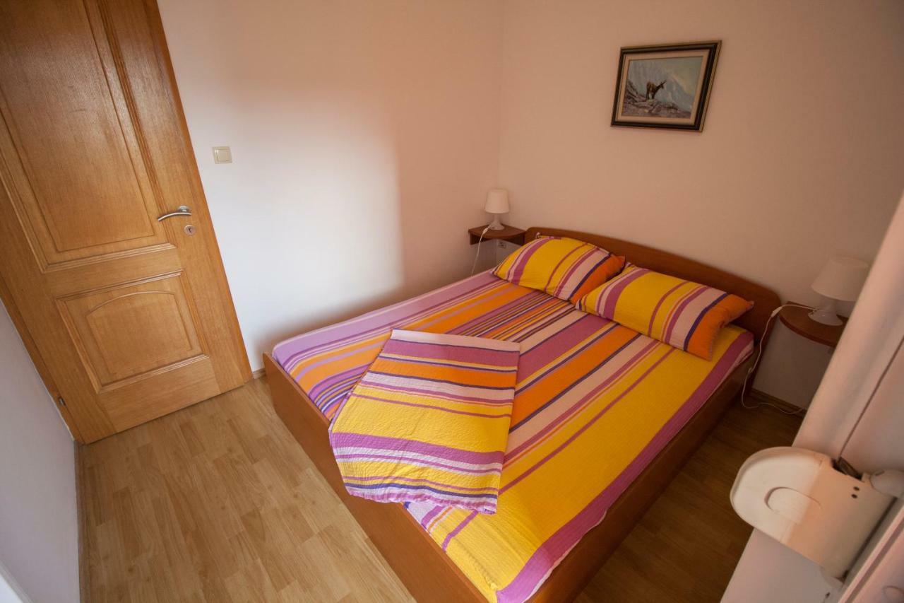 Apartments Knezovic Gradac  Exterior photo