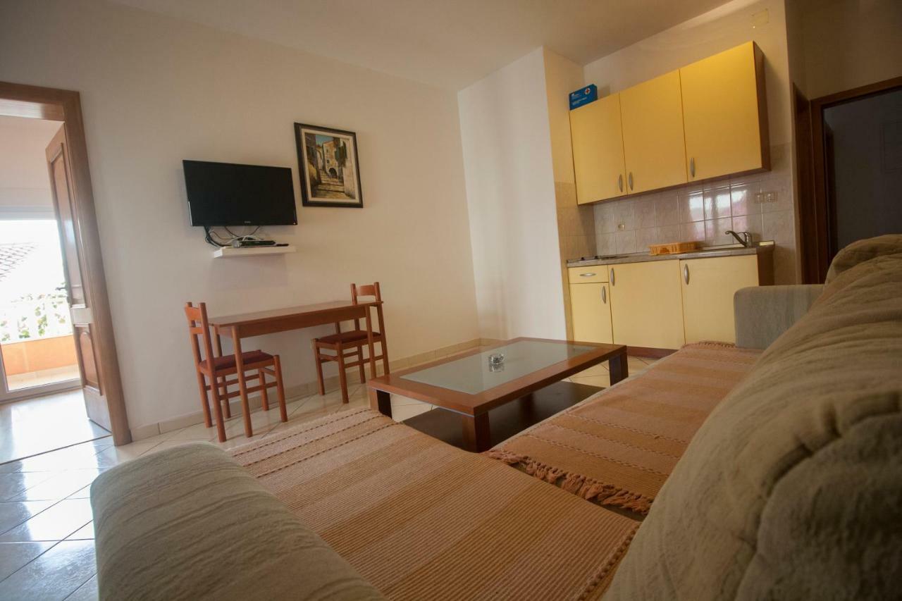 Apartments Knezovic Gradac  Exterior photo