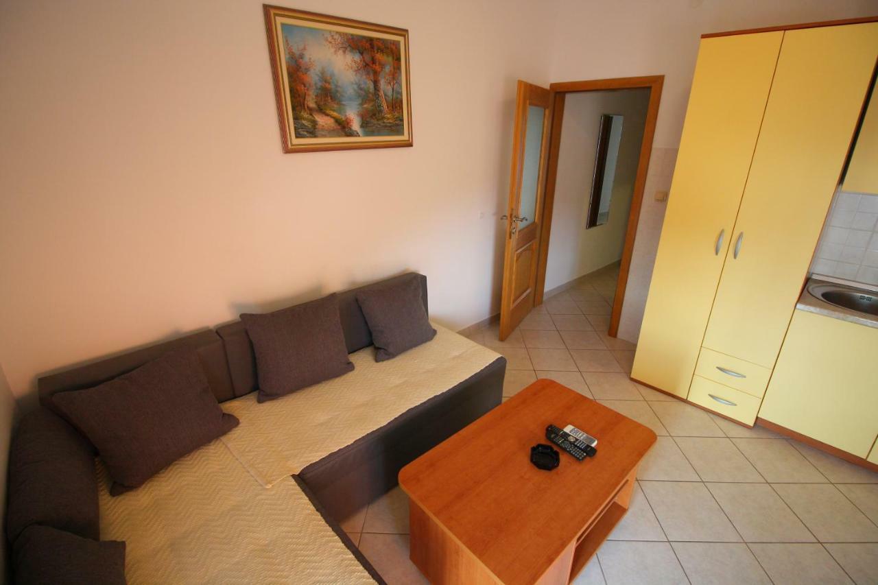 Apartments Knezovic Gradac  Exterior photo