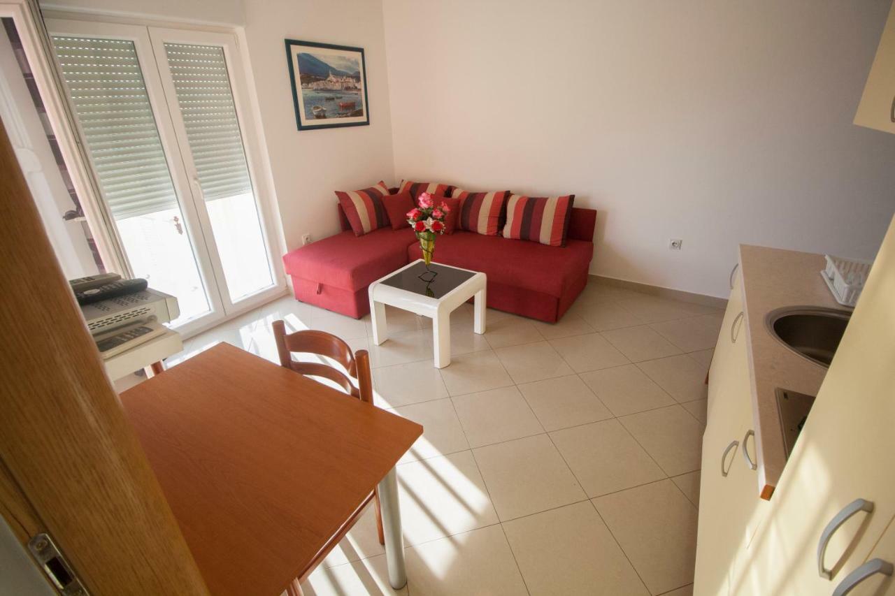 Apartments Knezovic Gradac  Exterior photo