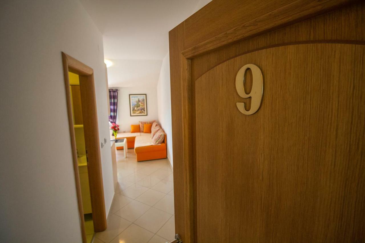 Apartments Knezovic Gradac  Exterior photo